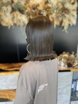 シロ(SHILO)&nbsp;外ハネボブ・ツヤベージュ/諏訪