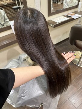 ヘアーアンドメイク ビス(HAIR&MAKE bis) 艶髪！うねり、パヤ毛抑える酸性ストレート【山崎ほのか】
