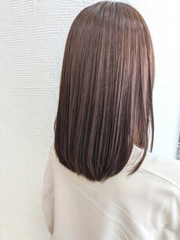 ヴォーグ vogue ヘアースタジオの写真/“弱酸性ストレート”でダメージレス×ナチュラル”が人気のサロン♪毛先まで自然なストレートが手に入る☆