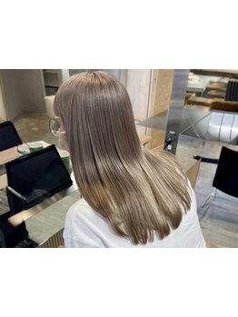 《4種のケアブリーチを使用しダメージ90%カット*》「毎回ブリーチをしたい！」そんな思いのある方は必見＊