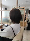 20代30代前下がりショートツヤ感ボブウルフレイヤーカット