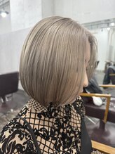 イリ 心斎橋(ili) ミルクティーグレージュ/内山晃介