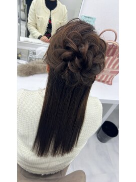 ヘアーセットサロンケイ(Hair Set Salon K) ストレートハーフアップ