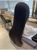 酸性ストレートパーマでツヤとまとまりのあるヘアに