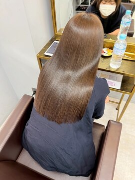 オズ 安積店(OZ) ミニウルフチェリーブラウンホワイトグレージュフェザーパーマ