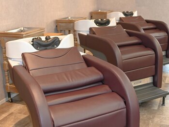 美容室 カナリア(Canaria)の写真/癒しのヘッドスパで心も体もリラックス♪頭皮環境を整え、髪のお悩みを改善してくれる人気メニュー☆