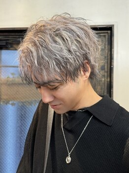 ウォールデゥール 千葉(VOORDEUR)の写真/【男性の第一印象は"髪型で決まる"】千葉駅徒歩1分の好立地×メンズカット¥4000 で気軽に男をレベルアップ