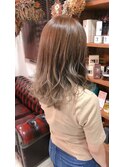 グラデーションホワイトベージュ