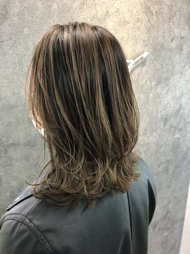 ノイ(Noy) ベージュバレイヤージュ