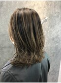 ベージュバレイヤージュ