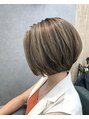 リベストバイジェービー 稲毛(li best. byjb)&nbsp;ハイライトの筋感をだしフォルムにこだわったショートボブ。