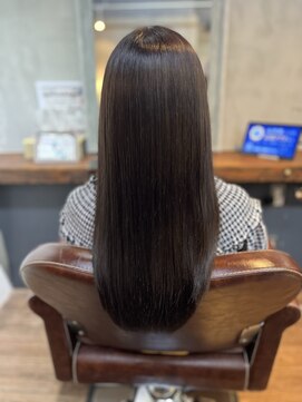 スローネ(THRONE) 髪質改善トリートメントで艶髪／20代30代40代／新宿