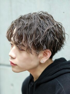 リップス 横浜(LIPPS) 波巻きツイストセンターパート