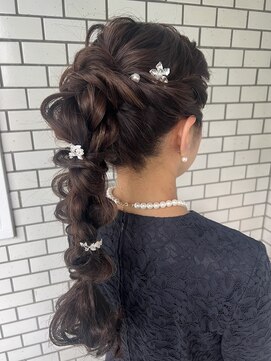 フェリーチェ(Felice) 編みポニー　編みおろし　ポニーテール　お呼ばれヘア