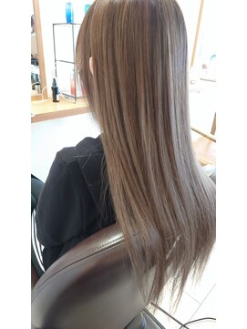 リアン 大森店(Rian) 透け感アッシュグレー×20代艶々ロングヘア