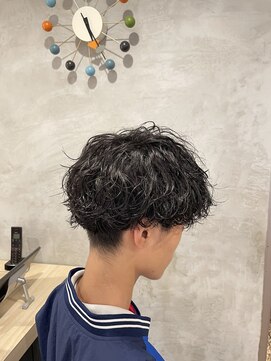 エッジ ヘア メイク(edge hair +make) スパイラルパーマ/刈り上げマッシュ/緩めパーマ