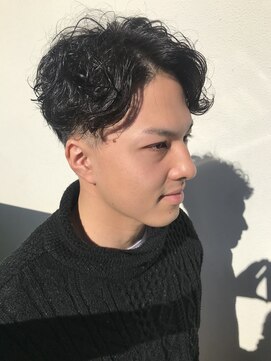 エミュー ラ ピエス(emu la piece) スペインカール風パーマ