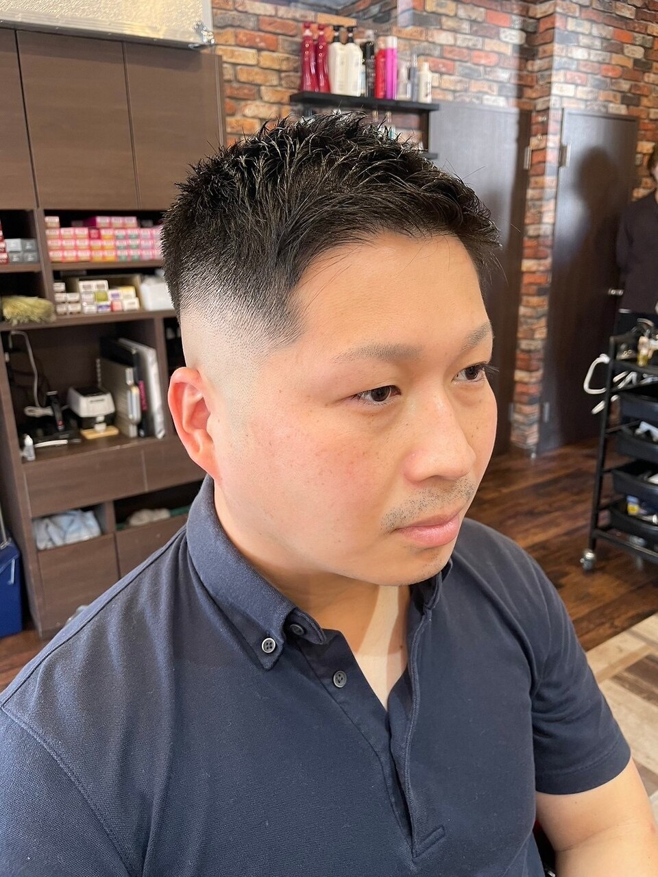 【2回目以降】　似合わせカットのみ／\3700→3400
