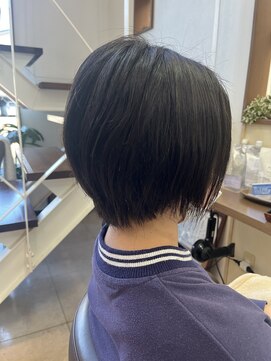 コアフィールフィス(COIFFURE fils) 《見附　今町》前髪ストレート　ショートボブ
