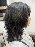 ミディアムウルフ×パーマ