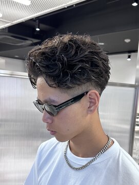 ゼスト 八王子店(ZEST) ラウンドリバース/オールバックパーマ/福田拓実