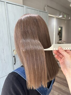 シュシュバイジャガラ 千葉駅北口店(chou chou byJAGARA) ミルクティーベージュ【chouchou千葉・千葉駅】