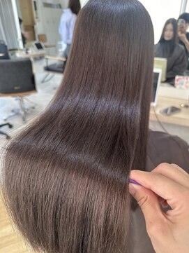 ジーナ 博多筑紫口(Zina) 赤み消しアッシュブラウン×艶髪 髪質改善Tr!【福田 れん】