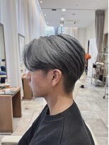 ヒアカアヴェダ 天神VIORO (Heaka AVEDA)&nbsp;センターパート×シルバーカラー