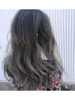 エルモ(ELMO)&nbsp;エッジの効いたバレイヤージュ