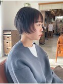 顔まわりレイヤーショートと耳掛けショート