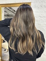 リア(riah) 外国人スタイル/バレイヤージュ/グラデーション/ウェーブ