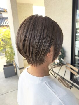 ジゼラ(GISELA) ショートカット ショートボブ 白髪ぼかし ショートヘア