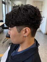 フゥ 宇都宮(FeU)&nbsp;栃木メンズパーマメンズカットセンターパートメンズマッシュ緩め