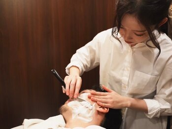 ヒロギンザ 神田店(HIRO GINZA)の写真/【衛生管理OK】お客様一人毎にカミソリの刃を替えて施術しています◎初回クーポンお顔剃り付¥5,148<理容室>