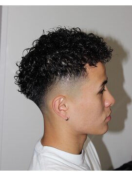 ウエストバーバーショップ(WEST BARBER SHOP) カーリースタイル