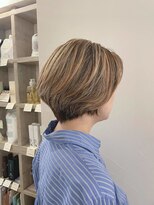 キミドリ(KIMIDORI) グレイヘアも◎ハイライトひし形ショート【恵比寿スタッフ募集】