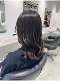 鎖骨下U字巻き髪スタイル