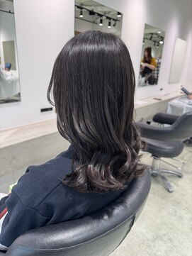 ソルバイシーループユナイテッド(soru by C-LOOP UNITED) 鎖骨下U字巻き髪スタイル