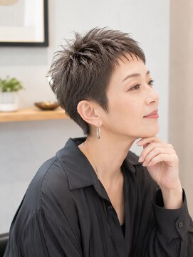 バグズ(Baguz) 大人美人ひし形ハンサムショート小顔マッシュレイヤー