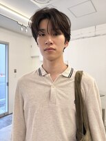 ワビ(wabi)&nbsp;パーマで作る抜け感センターパート