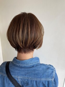 エメ(AIMEE) ひし形ショートスタイル×白髪ぼかし