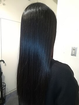 ダッチェス(DUCHESS) 黒より暗いブルーブラックのロング