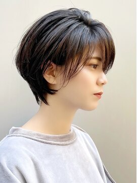 ビュートリアム 梅田(BEAUTRIUM) 大阪/梅田/大人ショート/　透け感のある大人美人ショート