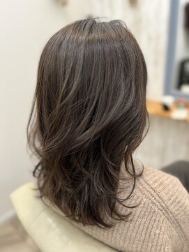 ルヴェール 茜部店(LeVert) 大人ミディアムレイヤー