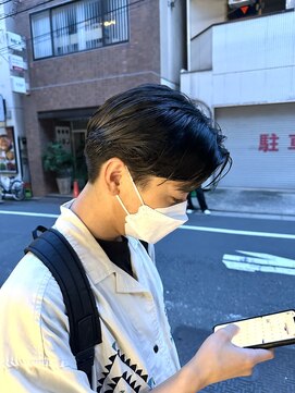 ノーム(norm) センターパートアッシュブラック