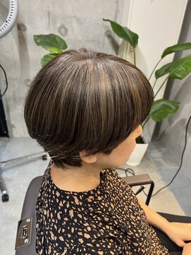 プラスシー(+C) ブルーグレージュでモードな大人ハイライト/福岡地毛ハイライト