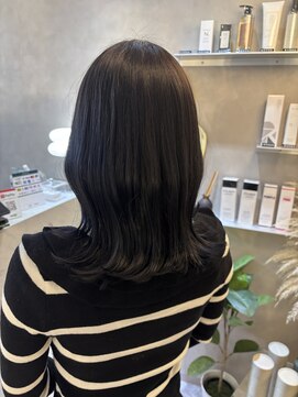 ジーナ 天神(Zina) ブルーブラック/オリーブグレー/黒髪/小顔/寒色カラー[福岡天神]