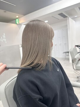 レアル 心斎橋 大阪(REAL) ミルクティーベージュ/ブリーチ/ダブルカラー/ベージュ/心斎橋