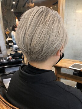 カカン(Kakan) ライトグレーのクールショート