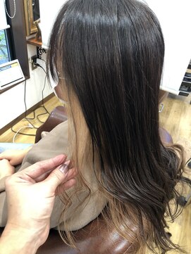 リリー ヘアーアンドビューティー(Lily) インナーカラー